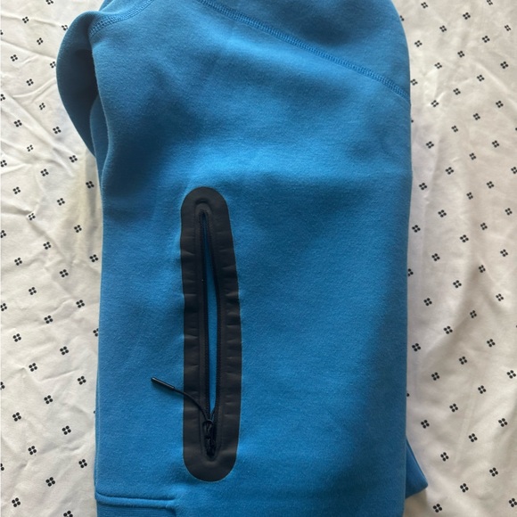 Nike Men’s Bright Blue Full‑Zip Hooded Jacket - Picture 4 of 4